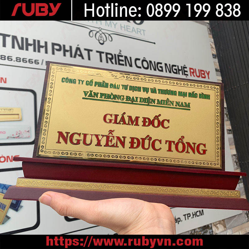 bien-chuc-danh-go-an-mon-cao-cao-RKG005.jpg