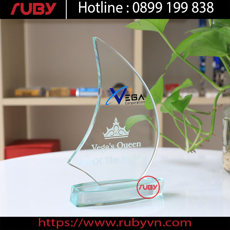 ky-niem-chuong-thuyen-buom-thuy-tinh-KNC006TT.jpg